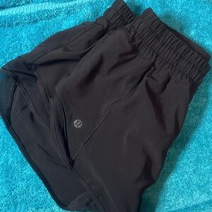 lululemon black hotty hot Athletic Shorts - high rise 2.5”